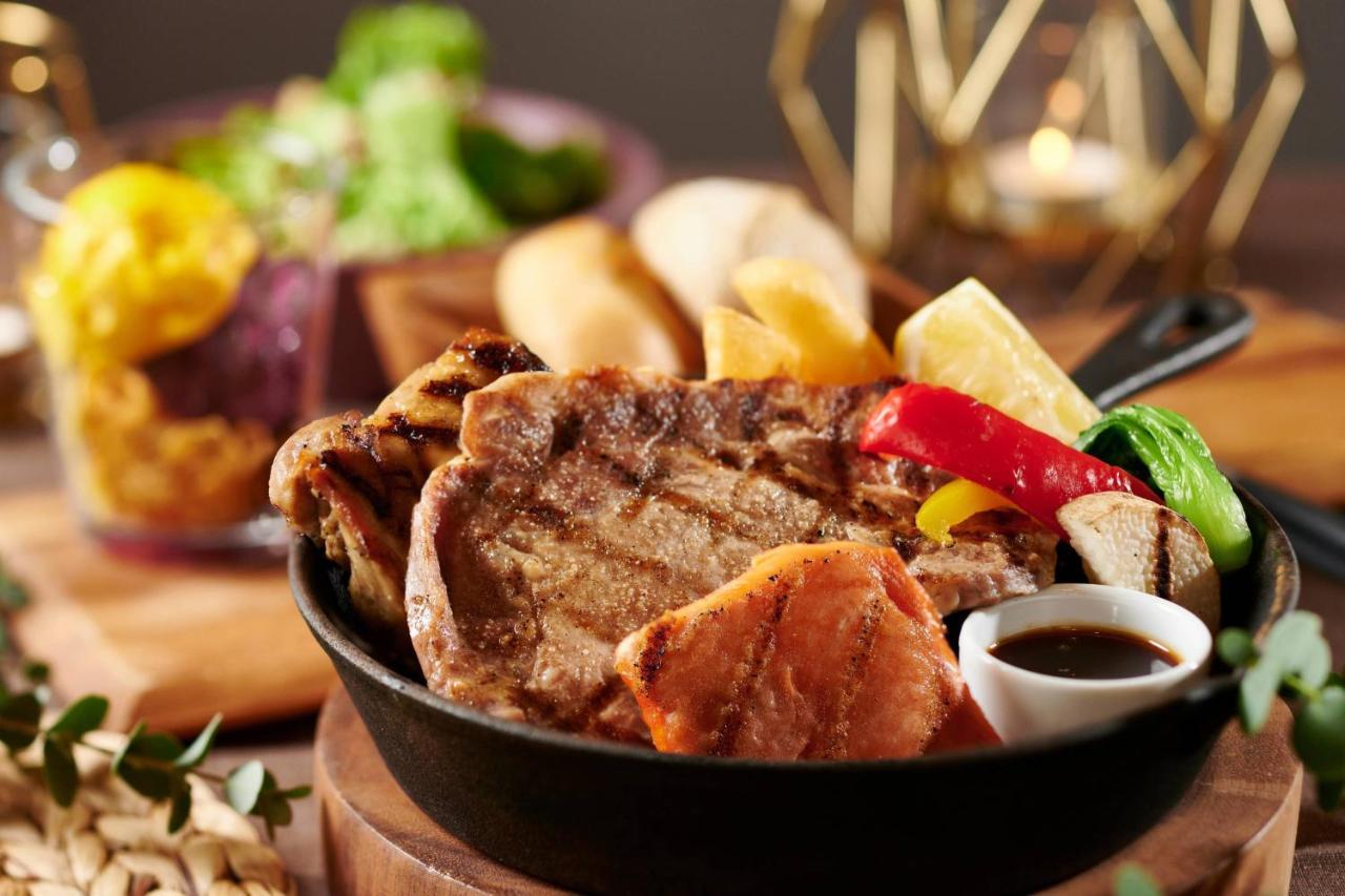 فندق كورتيارد باي ماريوت هاكوبا المظهر الخارجي الصورة